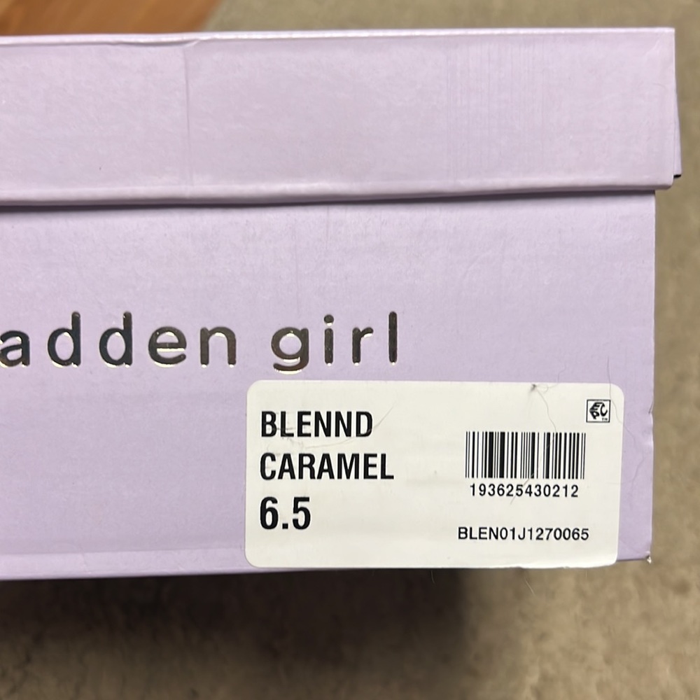 Madden Girl Blend-Q Quilted Two-Piece Block-Heel Sandals - Picture 6 of 6